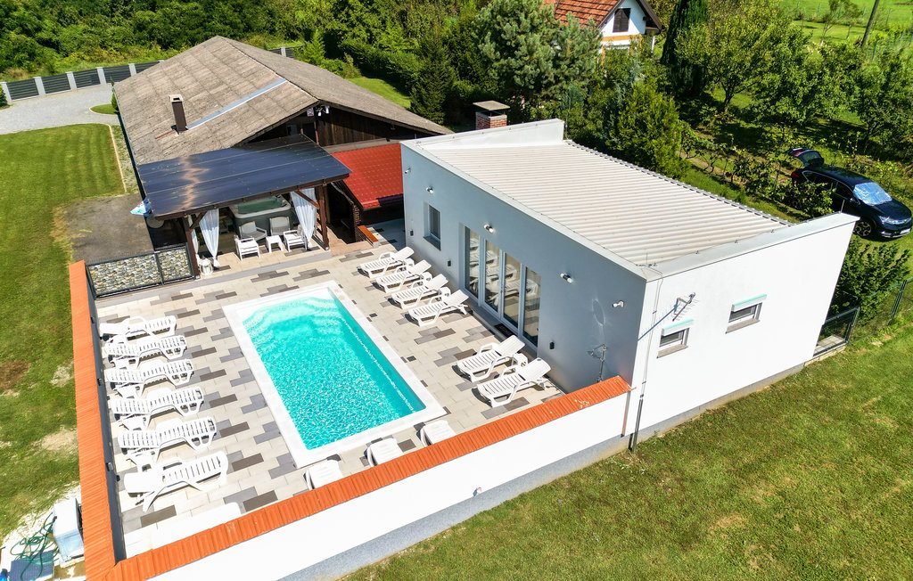 Kuća za odmor s bazenom i saunom – Kapela, Bjelovar